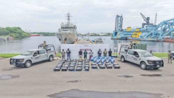 Marina asegura embarcaci&oacute;n con m&aacute;s de una tonelada de coca&iacute;na frente a costas de Chiapas