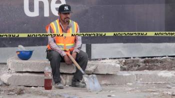 Obreros denuncian ambiente de intimidaci&oacute;n en trabajos de construcci&oacute;n de CDMX