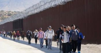 Inmigrantes mexicanos siguen siendo el mayor grupo en Estados Unidos