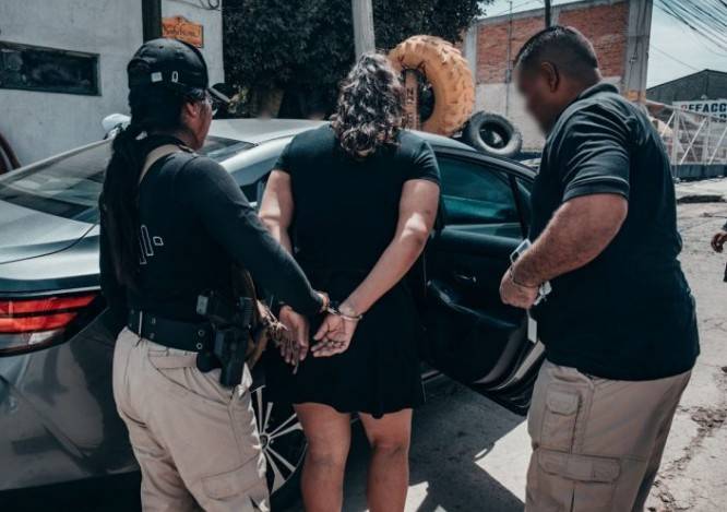 Fiscal&iacute;a de Quer&eacute;taro asegur&oacute; 18 m&aacute;quinas tragamonedas y detuvo a tres personas