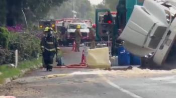 Derrame de &aacute;cido obliga al cierre de la autopista M&eacute;xico-Cuernavaca