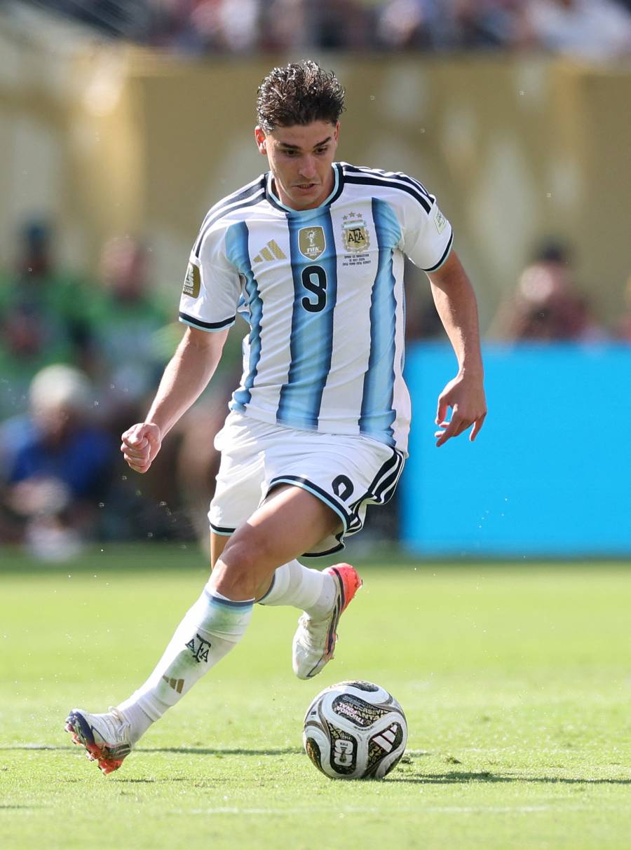 FIFA comunica al Barça una denuncia del Atlético por Julián Álvarez 