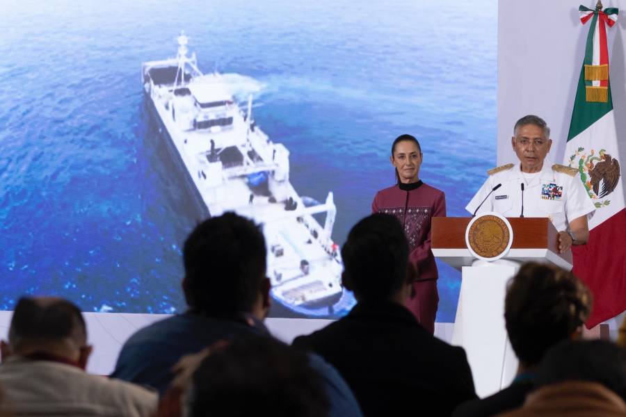 Marina retira más de 2 mil toneladas de sargazo en la Costa Maya