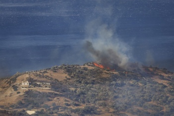 Evacuadas 8.000 personas por incendios en la isla griega de Creta