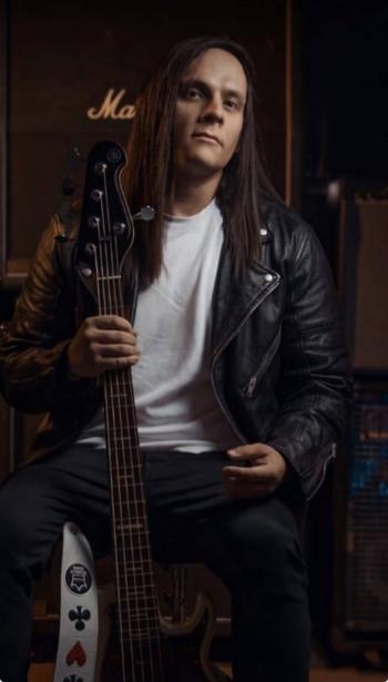 Luis Heredia: el bajista que convirti&oacute; una pasi&oacute;n en Kings of Groove, la marca que celebra 10 a&ntilde;os junto a grandes artistas