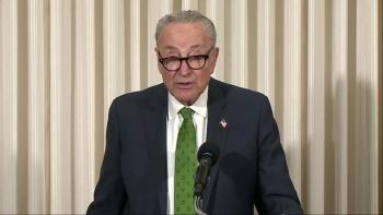 Schumer present&oacute; iniciativa para crear oficina anticorrupci&oacute;n y frenar beneficios il&iacute;citos en la presidencia