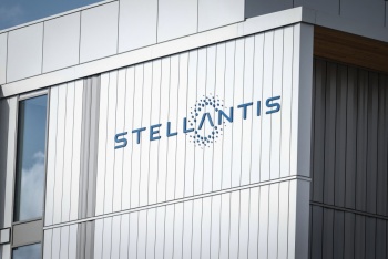 El fabricante de autos Stellantis vuelve a tener beneficios en el segundo trimestre