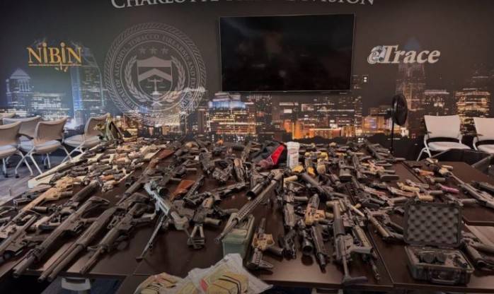 EEUU detiene a sujeto en Texas por tr&aacute;fico de armas y decomisa arsenal en Carolina del Norte
