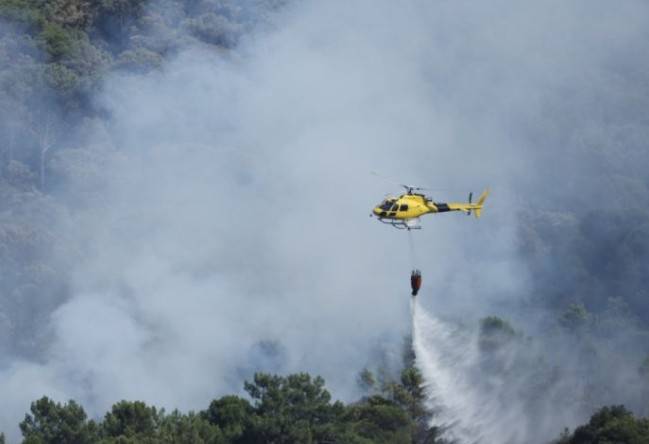Espa&ntilde;a enfrenta el mayor incendio forestal de su historia reciente