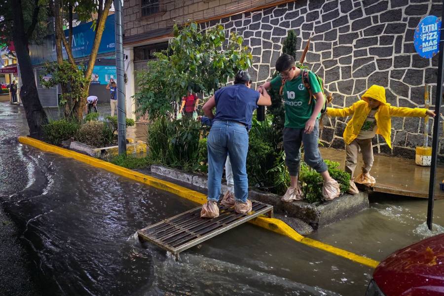 Protección Civil alerta por riesgos de deslaves e inundaciones ante lluvias intensas en México