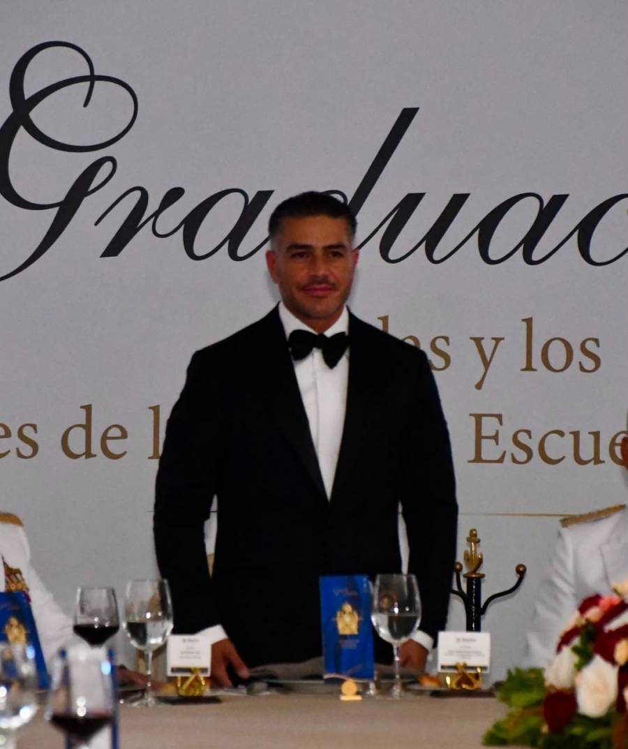 García Harfuch destaca papel de la Marina en seguridad nacional durante graduación de nuevos oficiales navales