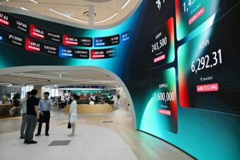 Precio de petr&oacute;leo cae casi 5% por anuncio de negociaciones EEUU-Ir&aacute;n