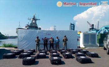 Marina asegura 4.4 toneladas de coca&iacute;na y detiene a 16 personas en operativos en el Pac&iacute;fico