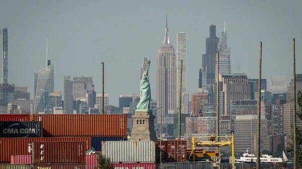 Déficit comercial de EE.UU. cae en junio por menor nivel de importaciones 