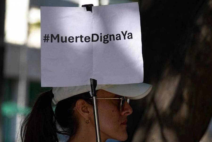 Diputados de Morena respaldan iniciativa para legalizar la eutanasia en CDMX    