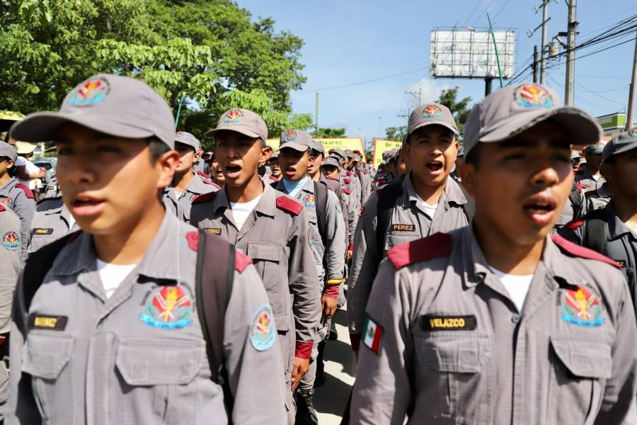 Estudios advierten efectos mixtos de la educación con enfoque militarizado 