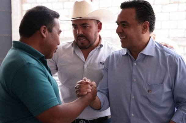 SEDESOQ entrega apoyos del programa de coinversi&oacute;n social en Amealco