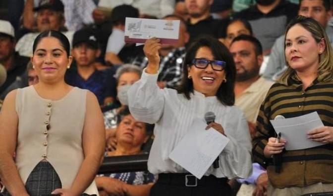 Entregan tarjetas del Bienestar a 26,800 productores de ma&iacute;z en Sinaloa