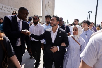 El candidato progresista Abdul El-Sayed gana las primarias dem&oacute;cratas en M&iacute;chigan, estado clave