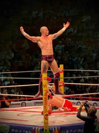 Kyle Fletcher silencia a la Arena M&eacute;xico y encabeza una noche internacional en el CMLL