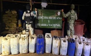 Ej&eacute;rcito y Guardia Nacional decomisan qu&iacute;micos para metanfetamina en Michoac&aacute;n