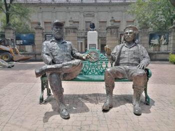 Brugada mantiene proyecto para reconstruir esculturas del Che y Fidel en CDMX