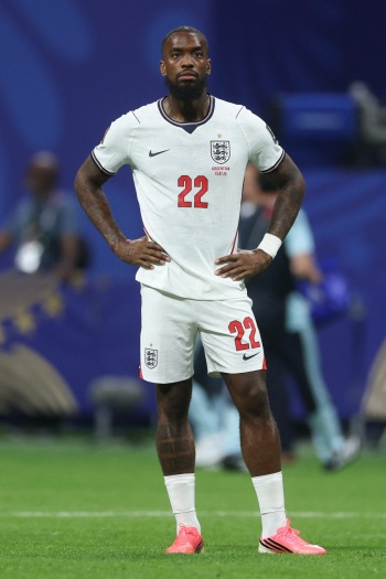 Futbolista ingl&eacute;s Ivan Toney, acusado tras agresi&oacute;n en discoteca