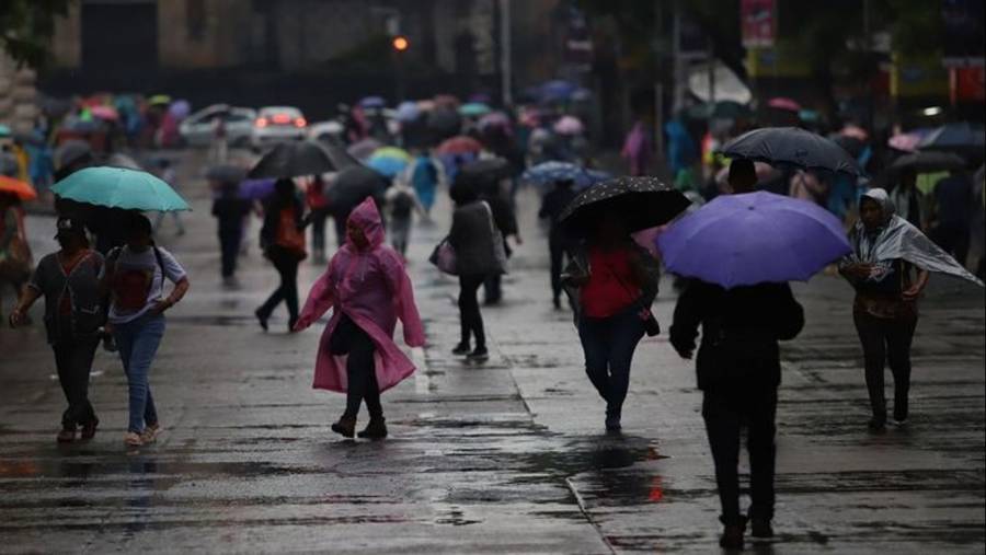 Tormentas intensas y ola de calor extremo marcarán el clima en México este sábado