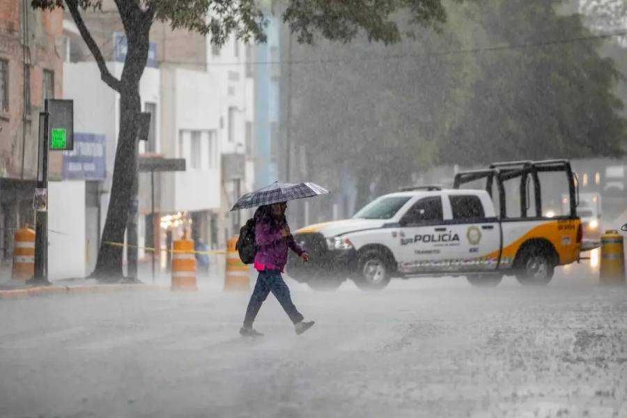 Protección Civil alerta por lluvias intensas y calor extremo en México