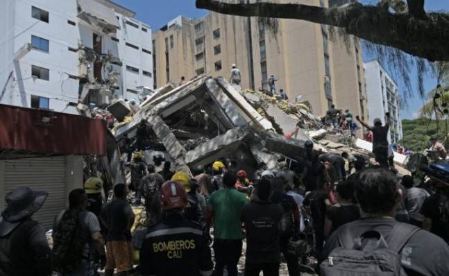 Fuerte terremoto en Colombia deja 69 muertos y destrucción