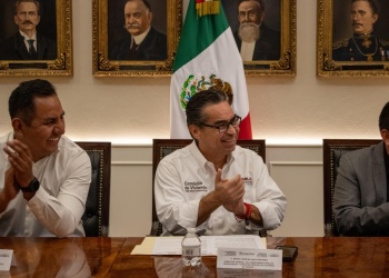 Entregan 29 escrituras en Tecali de Herrera tras m&aacute;s de 20 a&ntilde;os de espera