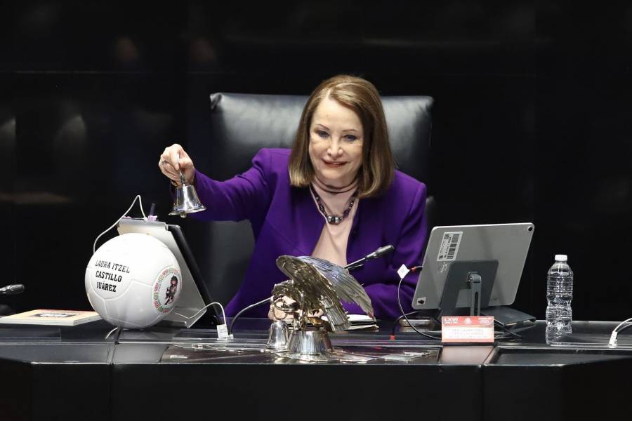 Laura Itzel Castillo informa que permanecerá hospitalizada tras fracturarse un tobillo