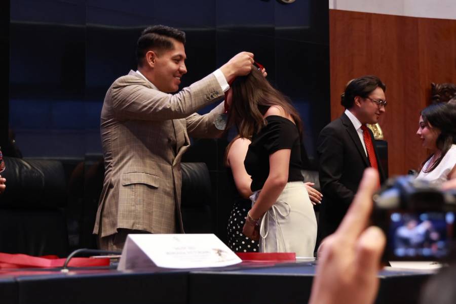 Senado reconoce participación de jóvenes en la vida pública durante encuentro legislativo