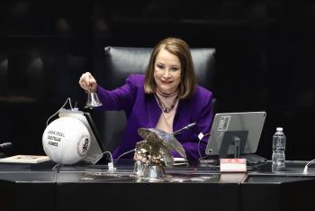 Laura Itzel Castillo informa que permanecer&aacute; hospitalizada tras fracturarse un tobillo