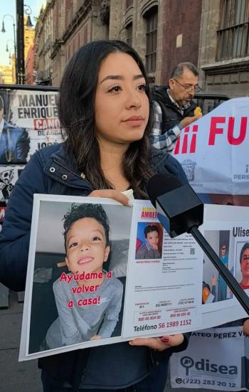 Afuera de ma&ntilde;anera, madre de Mateo P&eacute;rez Viveros pide intervenci&oacute;n federal para encontrar a su hijo