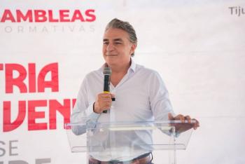 “A m&iacute; no me han quitado la visa ”, dice Alejandro Ruiz al se&ntilde;alarse como el m&aacute;s preparado para gobernar Baja California