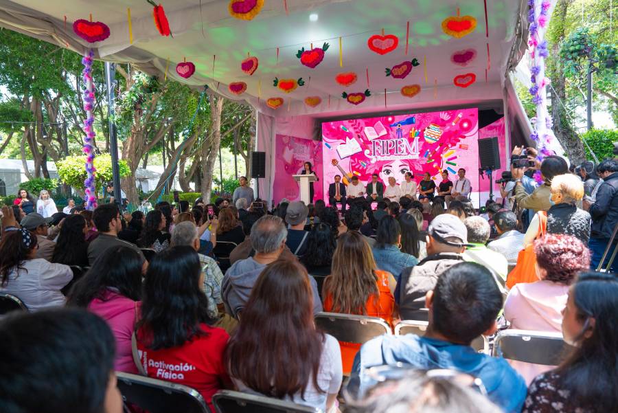 Elena Poniatowska participa en el arranque del Festival Internacional Pensamiento de Mujer en Tlalpan