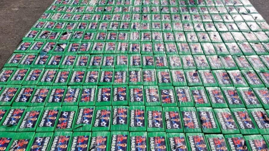 Ecuador incauta 470 kilos de cocaína con rostro de Haaland en frontera con Colombia