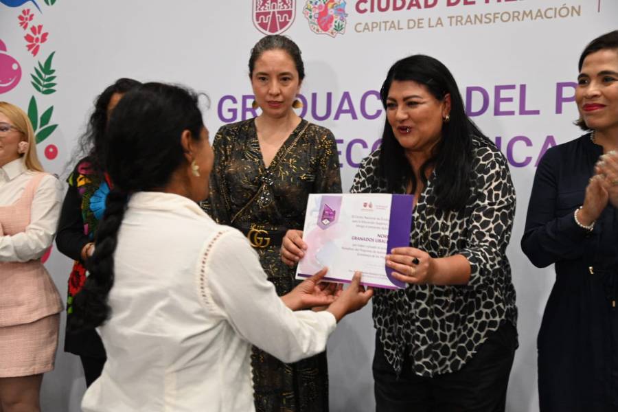 Se Gradúa la Primera Generación del Programa de Autonomía Económica de las Mujeres
