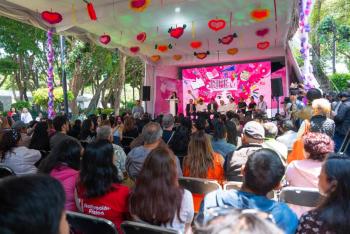 Elena Poniatowska participa en el arranque del Festival Internacional Pensamiento de Mujer en Tlalpan