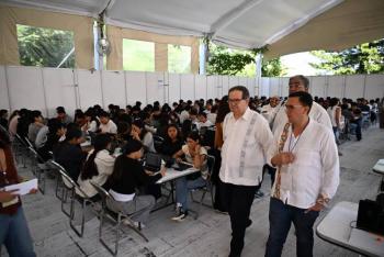 Rector de la UNAM supervisa examen presencial de ingreso en Oaxaca