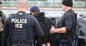 Sheinbaum rechaza plan de ICE para usar guantes el&eacute;ctricos contra migrantes