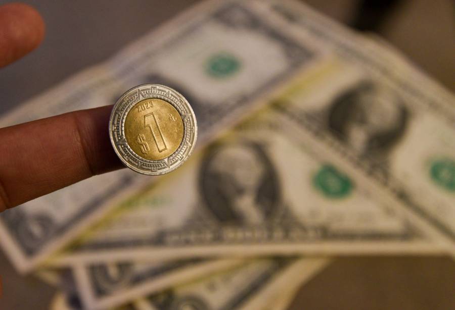 Peso mexicano mantiene su posición frente al dólar 