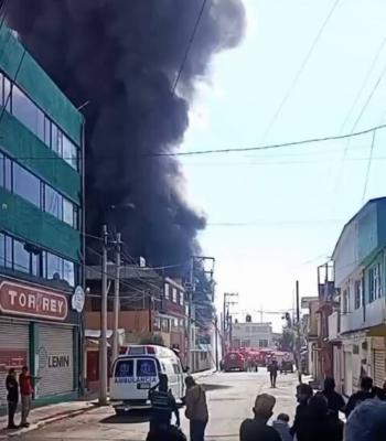 Incendio moviliza a cuerpos de emergencia cerca de la Terminal de Toluca