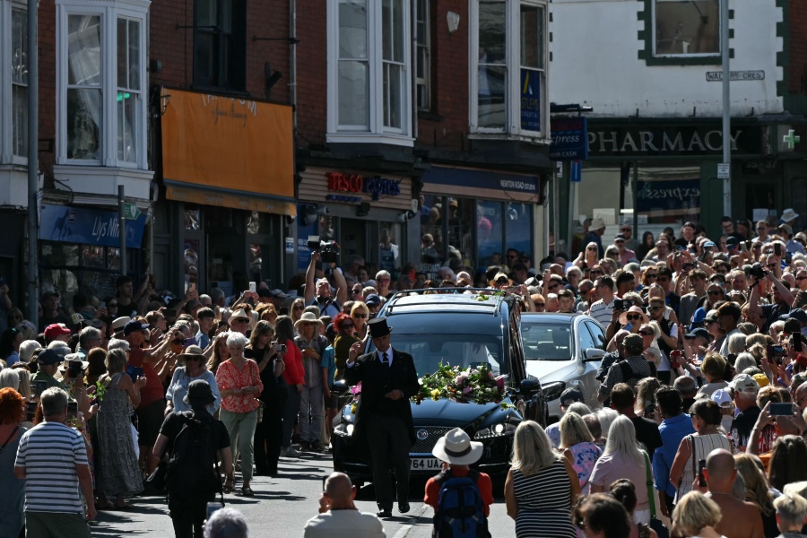 Último adiós a la cantante británica Bonnie Tyler en su funeral en Gales 