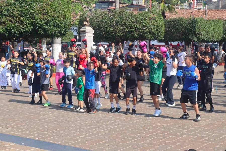 “Puños de Transformación” reúne a 300 personas en Michoacán para Clase Nacional de Boxeo