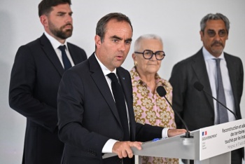 El primer ministro franc&eacute;s anuncia ayudas a afectados por megaincendio tras abucheos