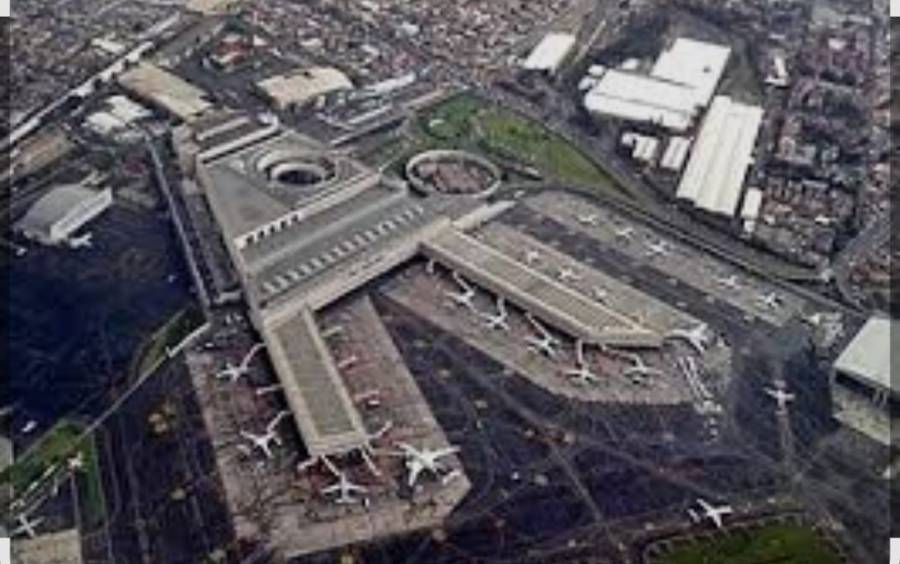Estafan con 3 mdp a 60 choferes del AICM; acusan a funcionarios de la SICT de vender permisos falsos