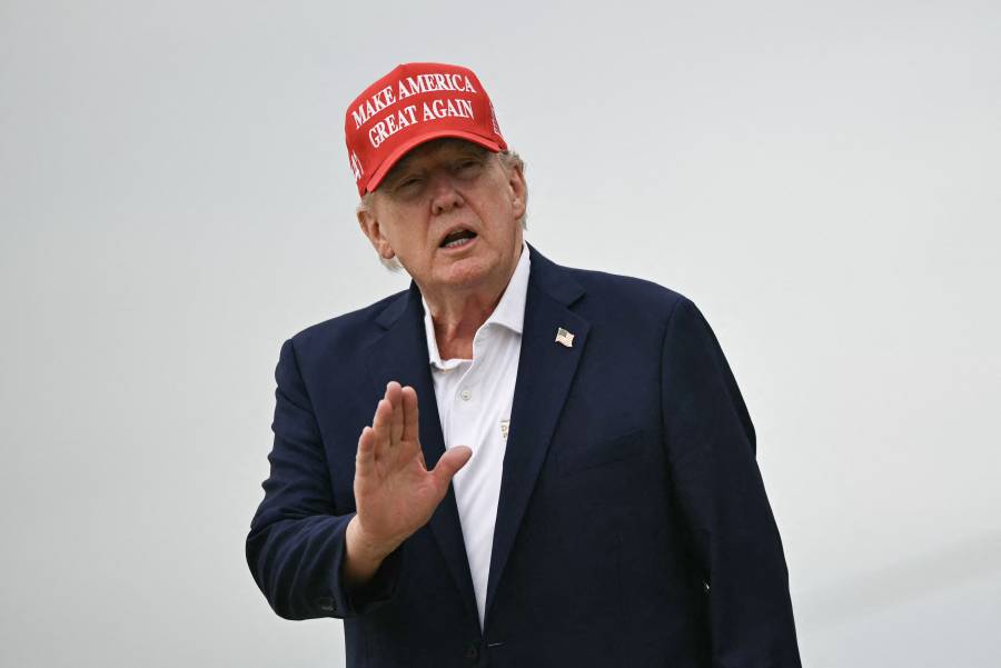 Trump eleva la tensión con Irán al mostrar a Ormuz como territorio estadounidense