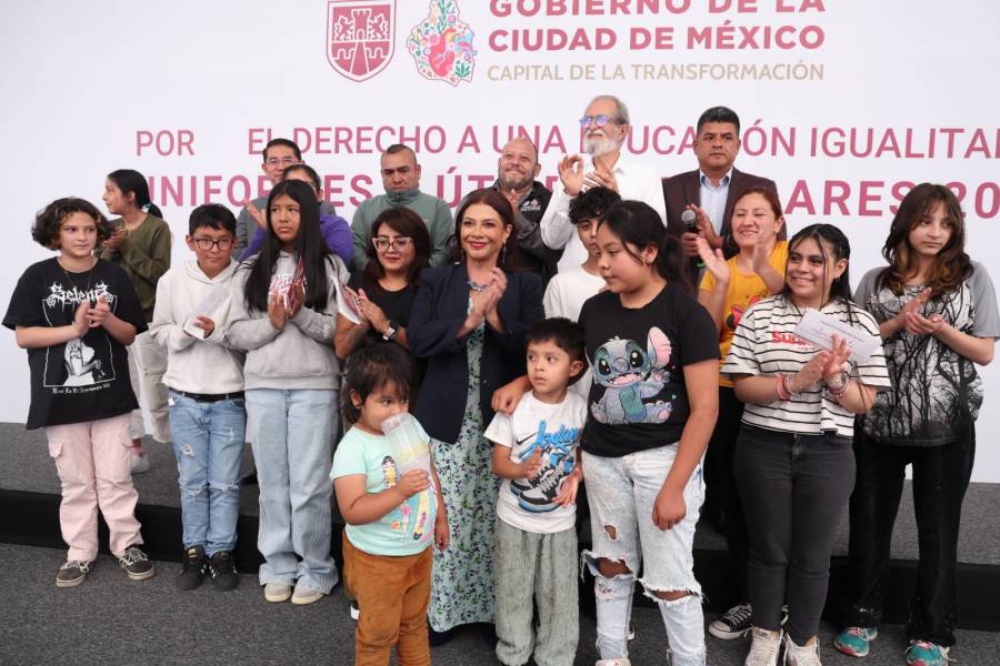 Destina Clara Brugada 704 millones de pesos a Útiles y Uniformes para 650 mil estudiantes de Educación Básica 
